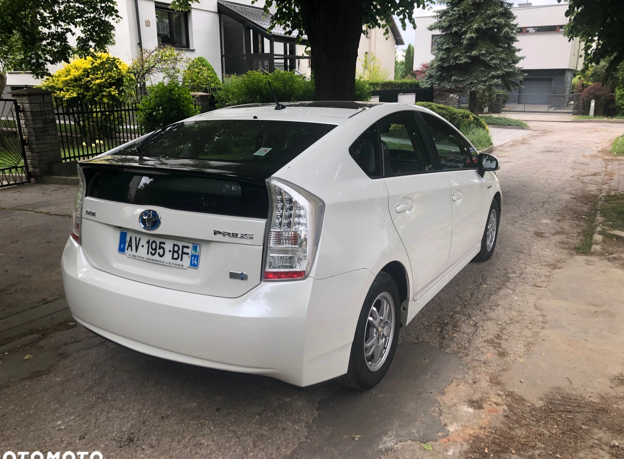 Toyota Prius cena 37900 przebieg: 310000, rok produkcji 2010 z Lublin małe 667